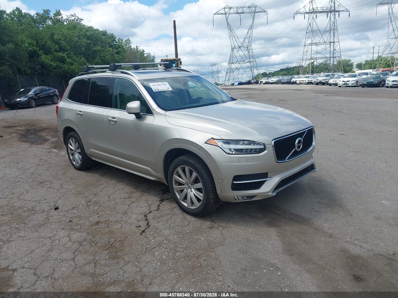 YV4A22PK9G1****** · 2016 VOLVO XC90 T6 MOMENTUM