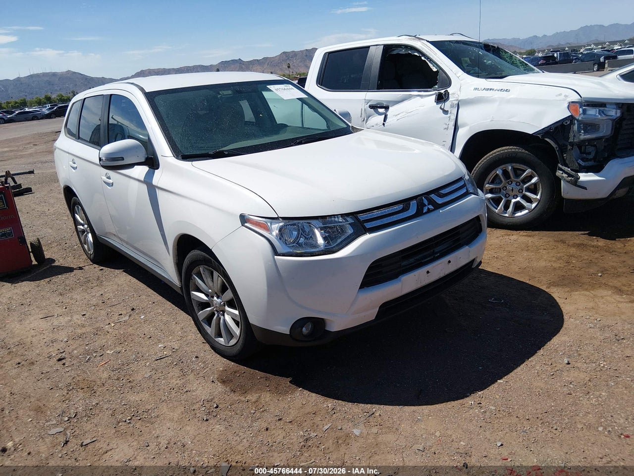 JA4AZ3A3XEZ****** · 2014 MITSUBISHI OUTLANDER SE
