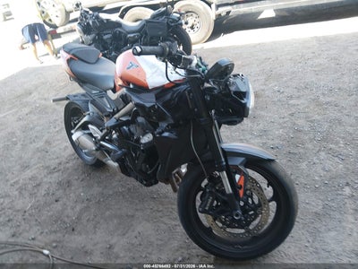 2025 TRIUMPH MOTORCYCLE STREET TRIPLE 765 R