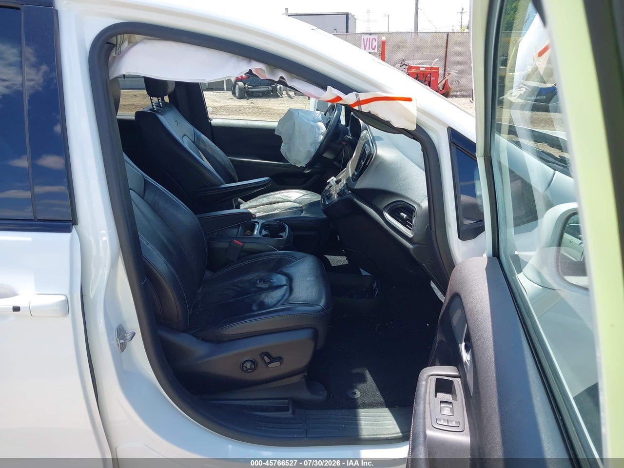2018 CHRYSLER PACIFICA TOURING L · 5/11