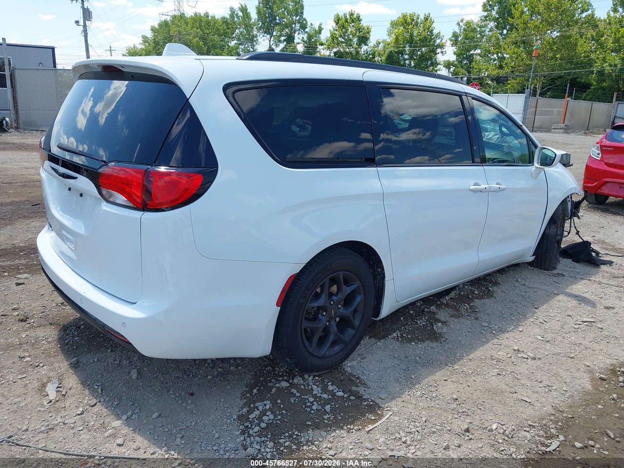 2018 CHRYSLER PACIFICA TOURING L · 4/11