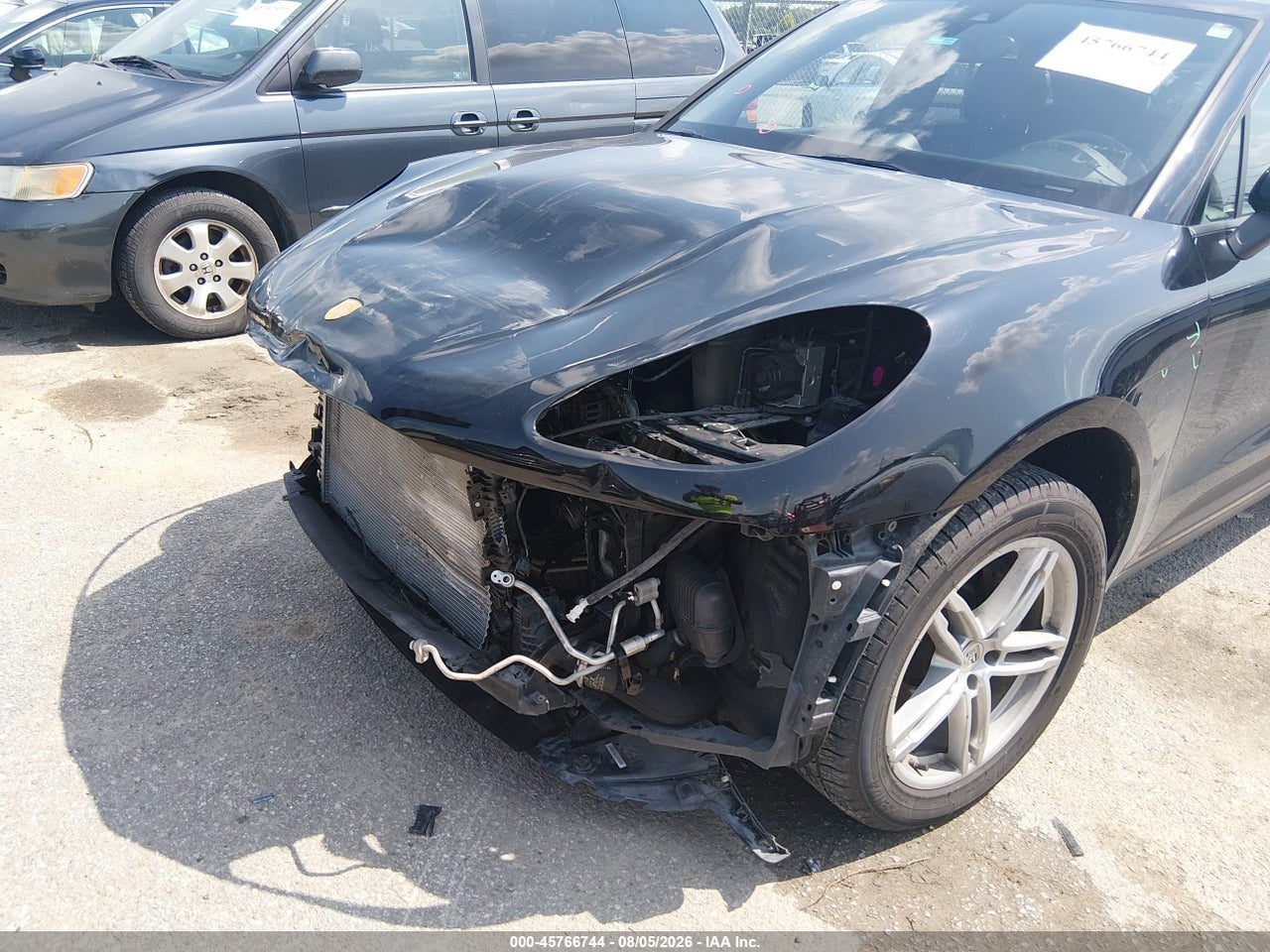 2018 PORSCHE MACAN · 6/11