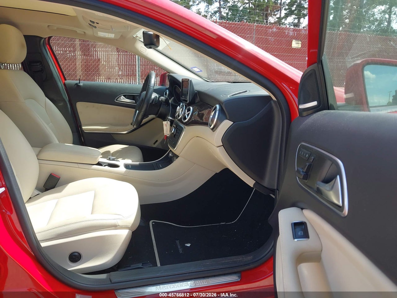 2015 MERCEDES-BENZ GLA 250   · 5/11