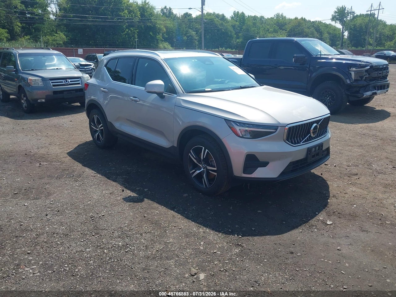 YV4L12UJ6S2****** · 2025 VOLVO XC40 B5 CORE BRIGHT THEME