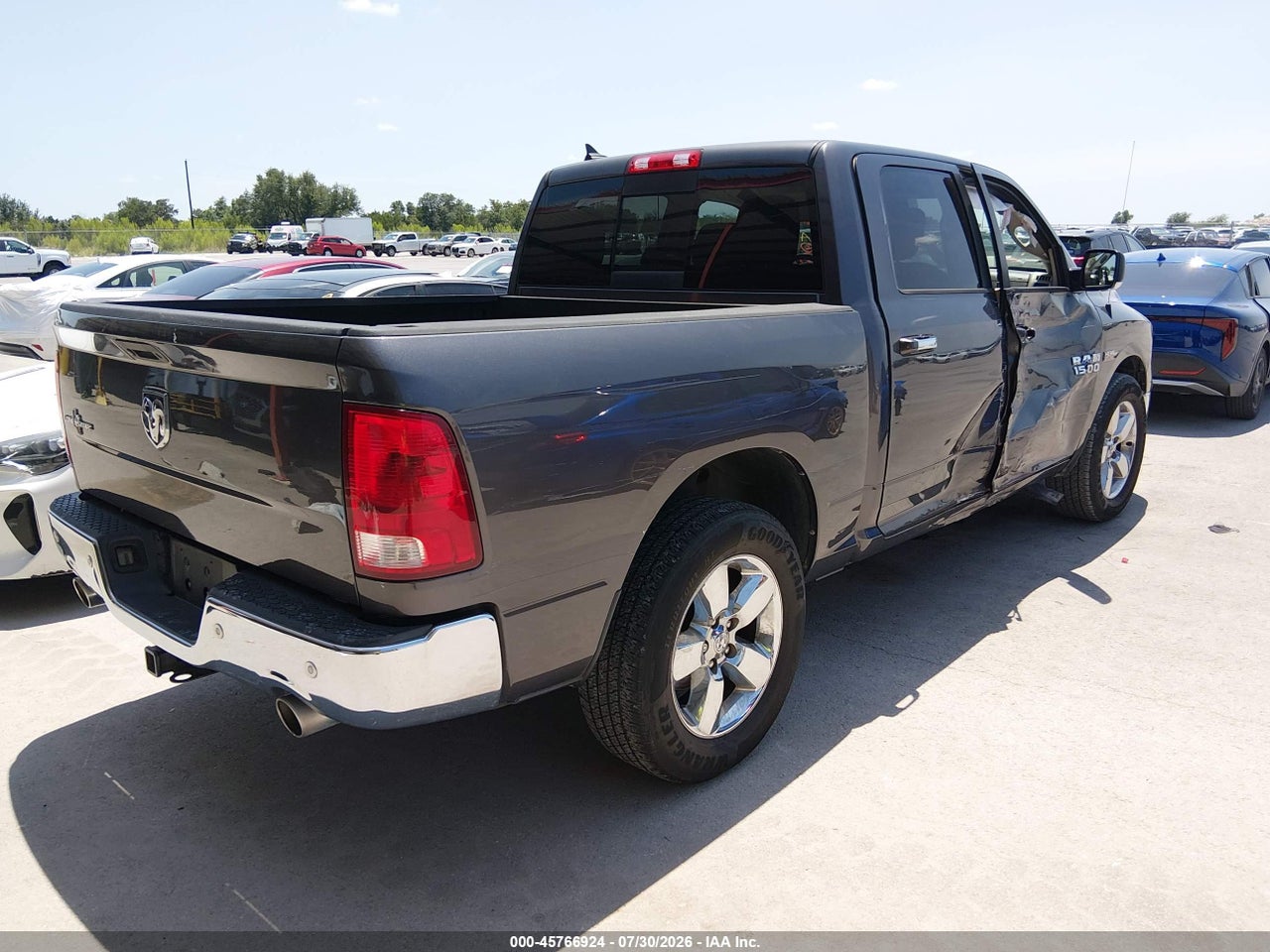 2016 RAM 1500 SLT · 4/11