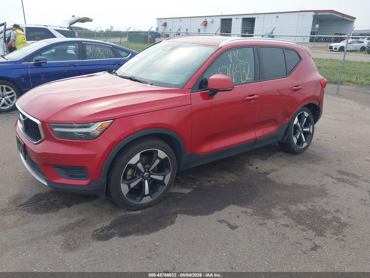2019 VOLVO XC40 T5 MOMENTUM · 2/11