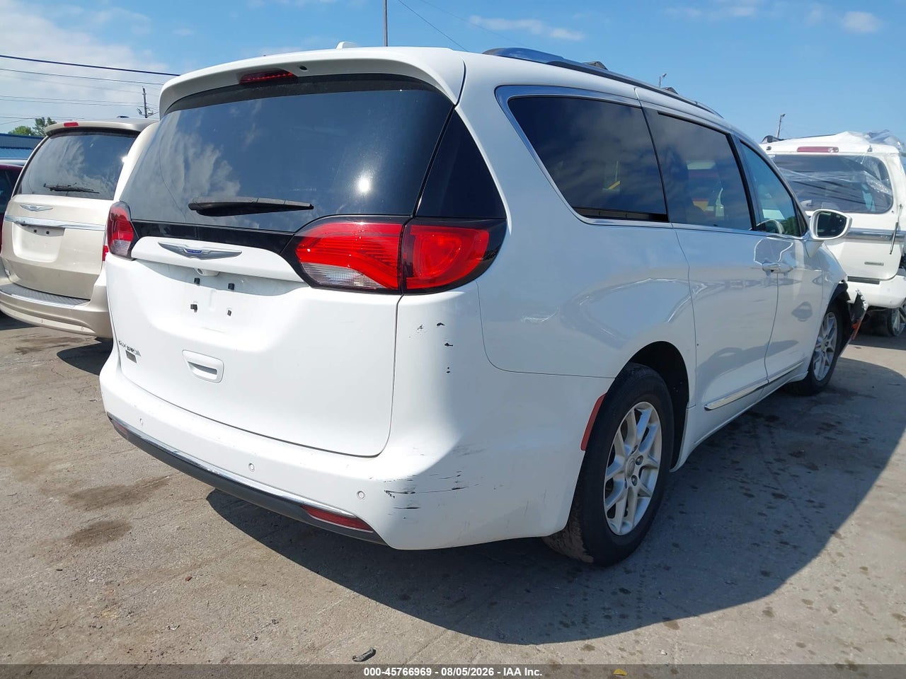2C4RC1BG8LR****** · 2020 CHRYSLER PACIFICA TOURING L · 4/11