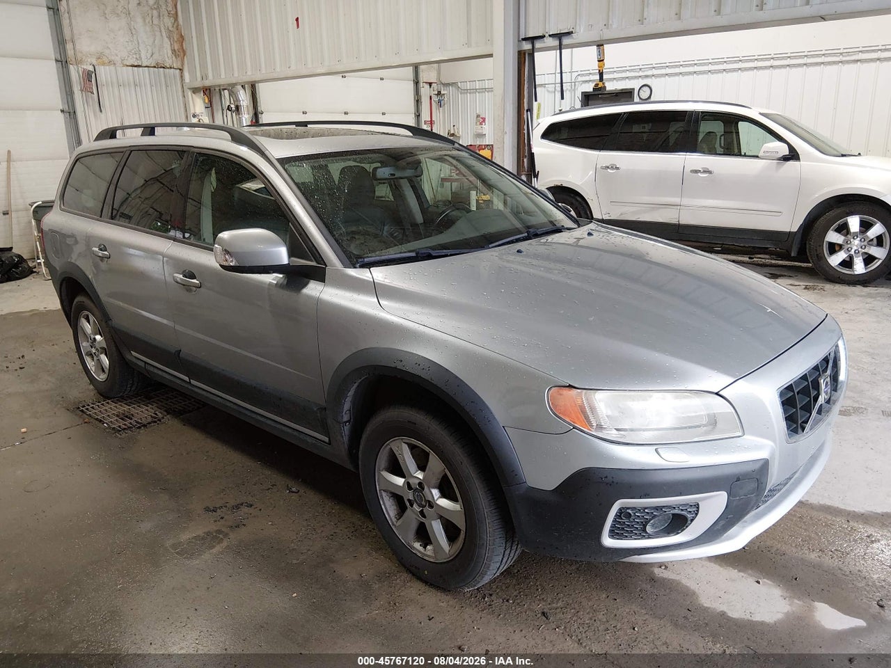 YV4BZ982X81****** · 2008 VOLVO XC70 3.2
