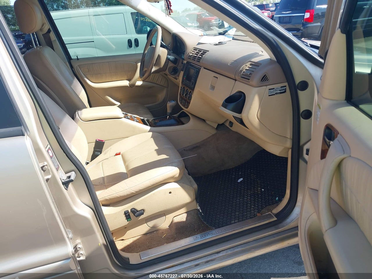 2001 MERCEDES-BENZ ML 320   · 5/11