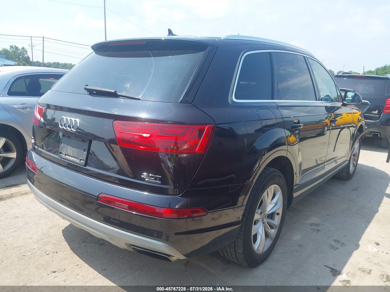 WA1LAAF75HD****** · 2017 AUDI Q7 3.0T PREMIUM · 4/11