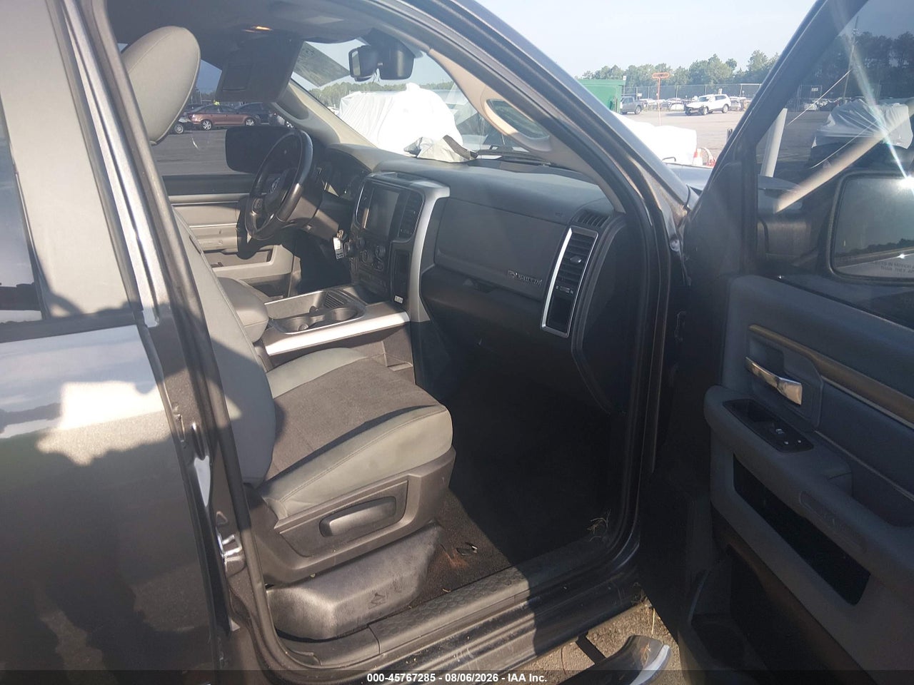2016 RAM 1500 SLT · 5/11