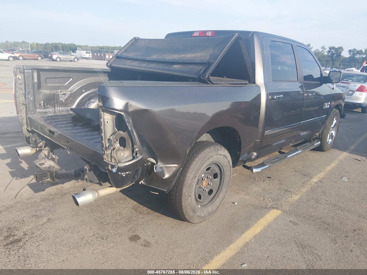 2016 RAM 1500 SLT · 4/11