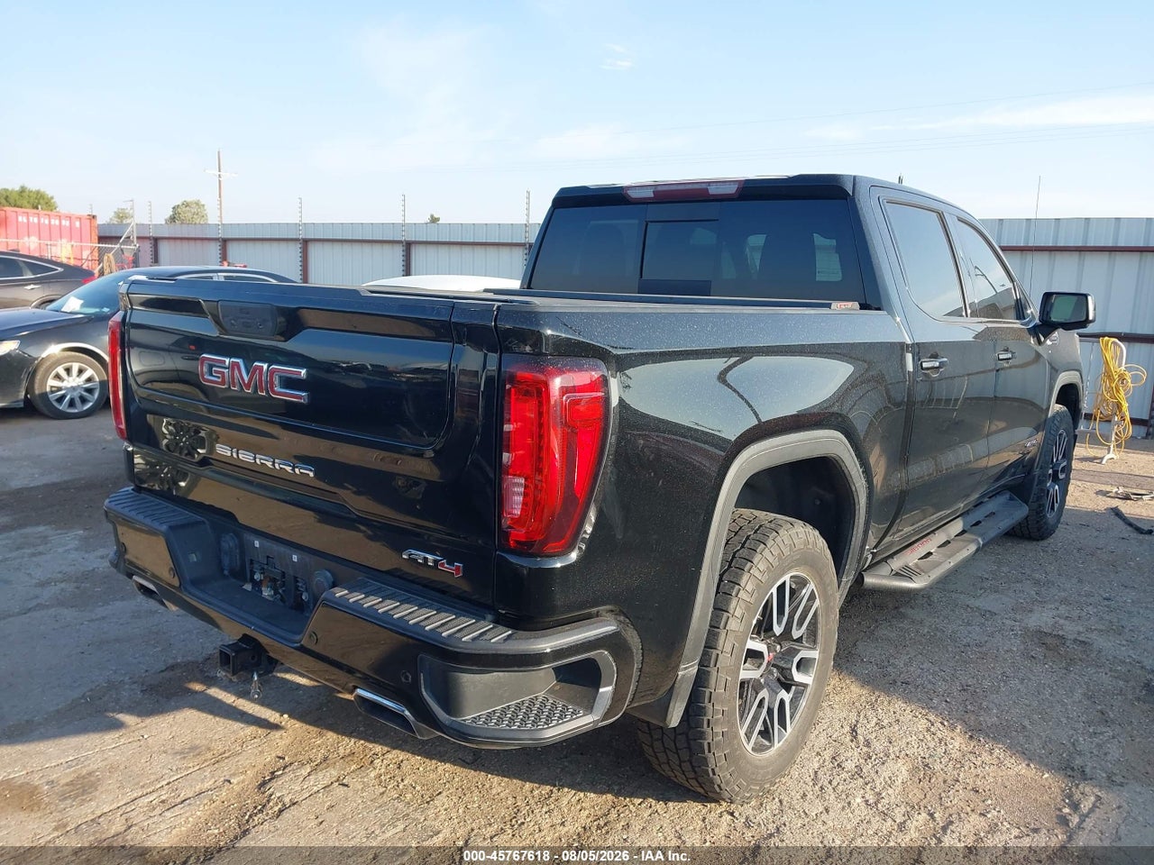 2020 GMC SIERRA 1500 4WD  SHORT BOX AT4 · 4/11