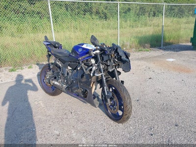 JYARM38E8NA****** · 2022 YAMAHA YZFR7