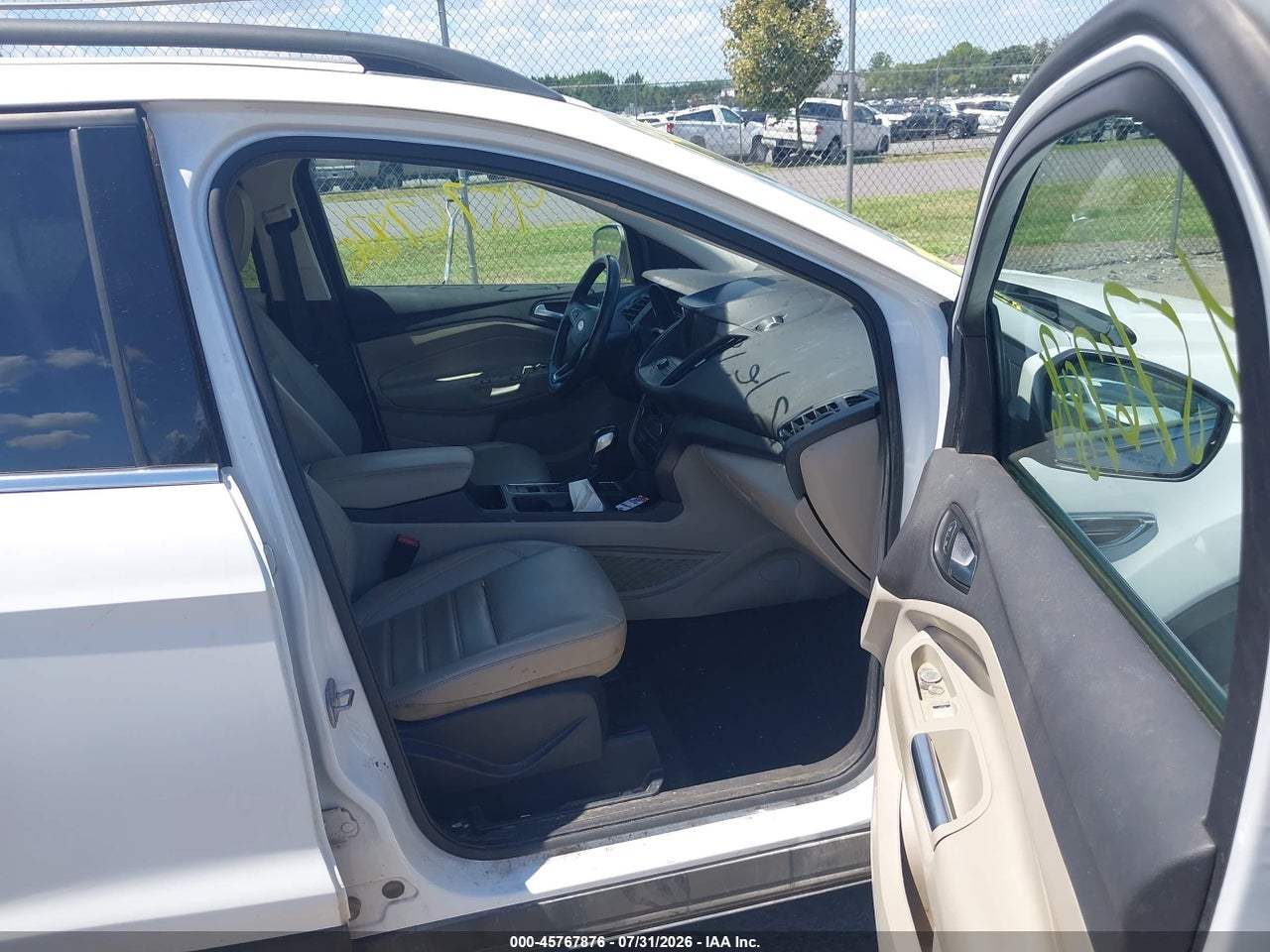 1FMCU9HD7KU****** · 2019 FORD ESCAPE SEL · 5/11