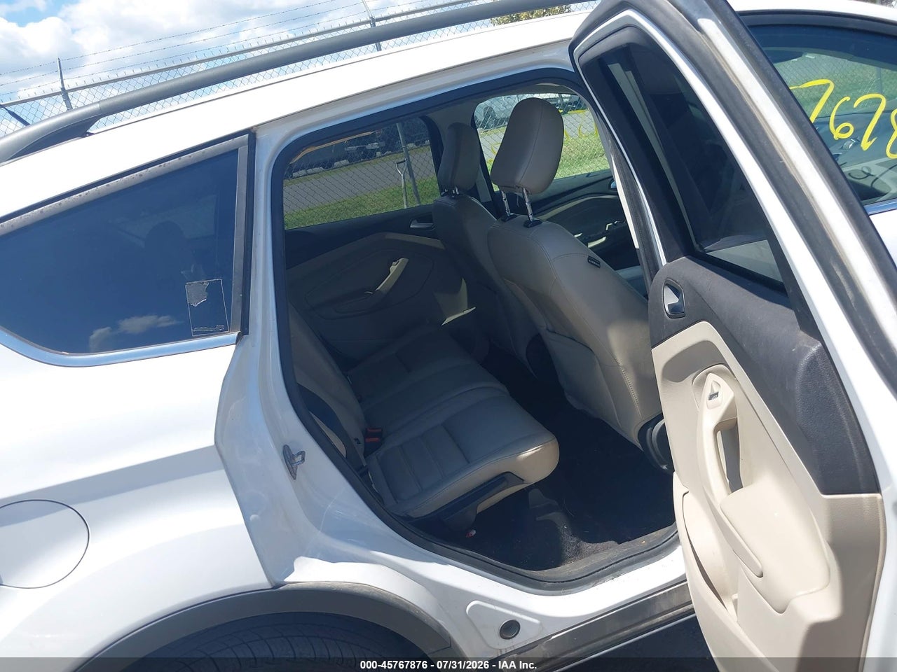1FMCU9HD7KU****** · 2019 FORD ESCAPE SEL · 8/11