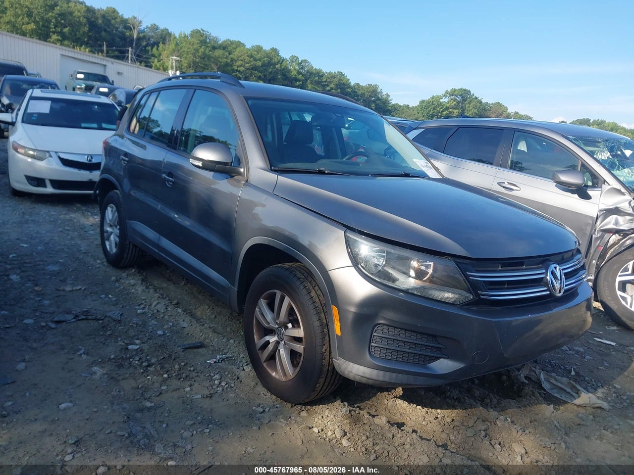 WVGAV7AX5GW****** · 2016 VOLKSWAGEN TIGUAN S