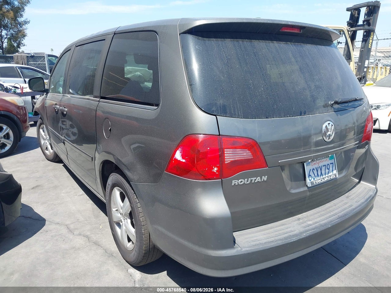 2010 VOLKSWAGEN ROUTAN SE · 3/11