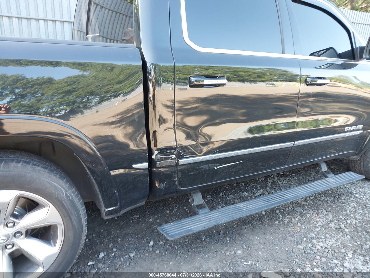 2019 RAM 1500 LIMITED  4X4 5'7 BOX · 6/11