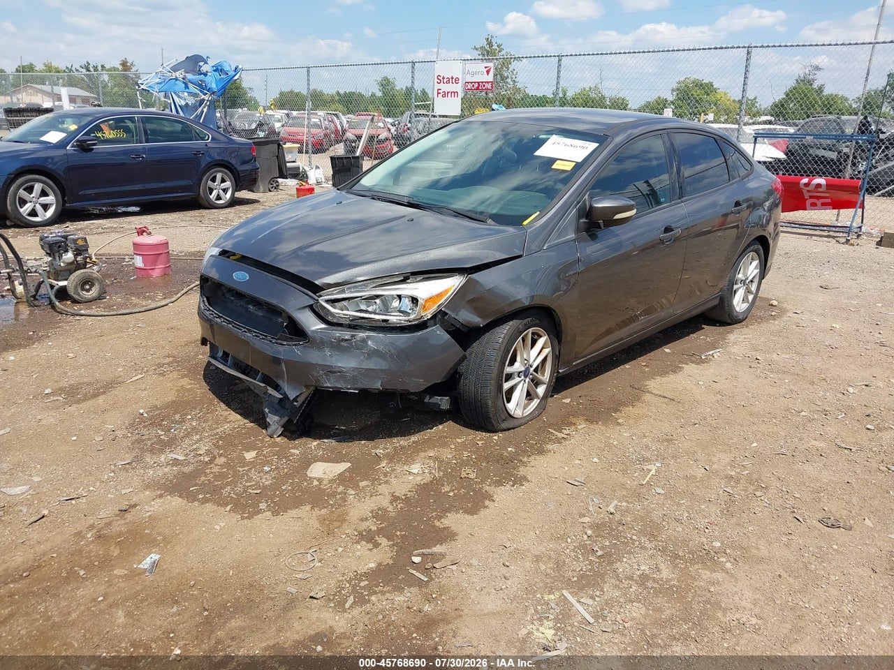 1FADP3F22FL****** · 2015 FORD FOCUS SE · 2/11