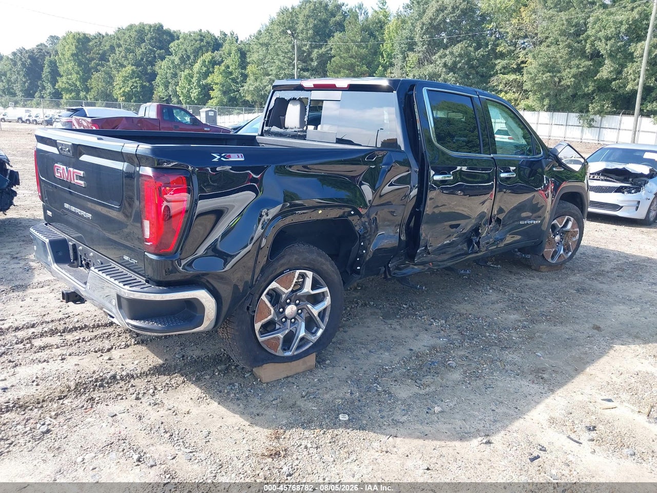 2026 GMC SIERRA 1500 , SHORT BED, SLT, 4WD · 4/11