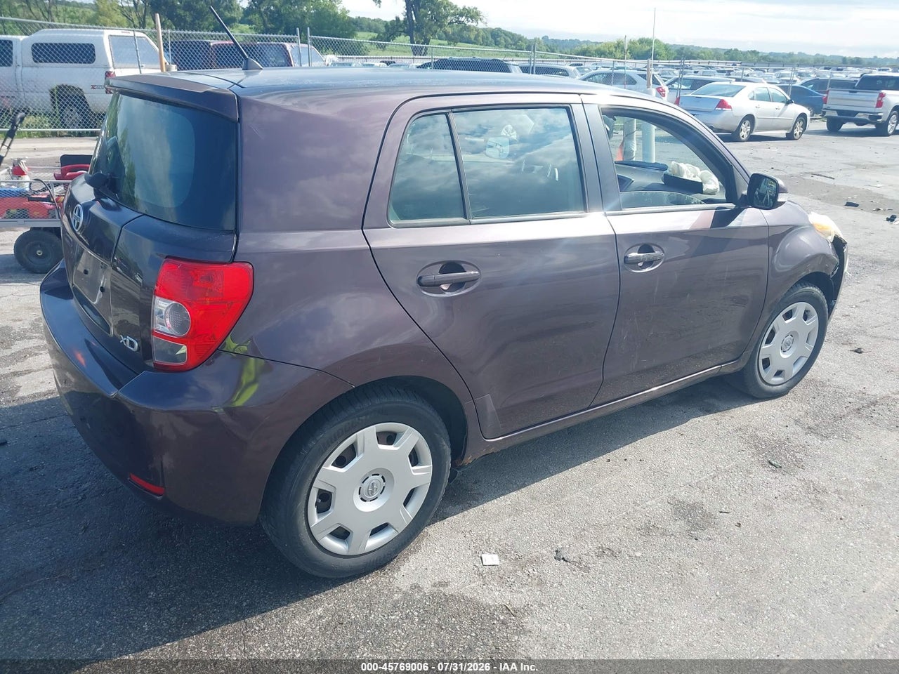 2010 SCION XD   · 4/8