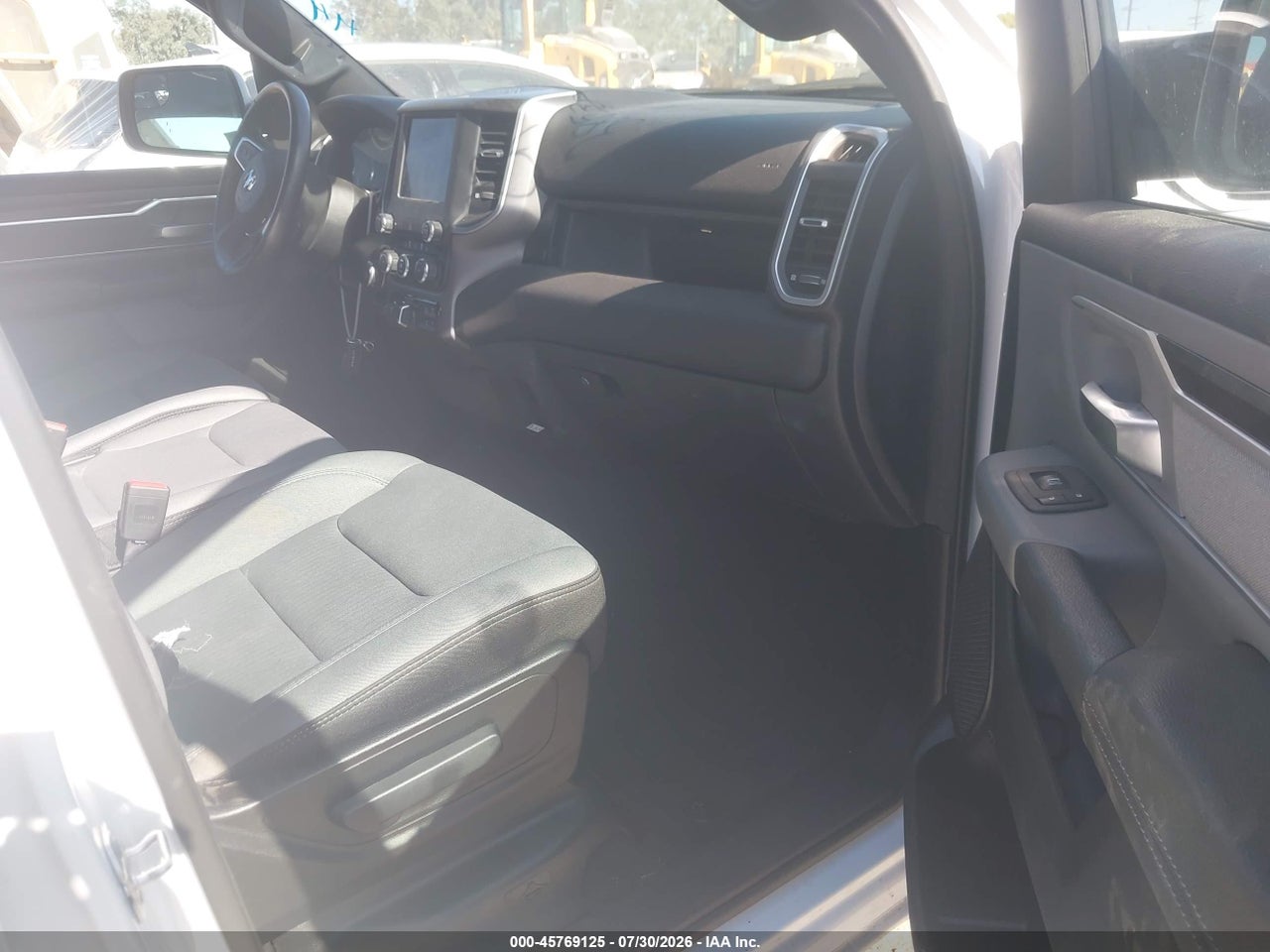 2022 RAM 1500 BIG HORN  4X4 5'7 BOX · 5/11