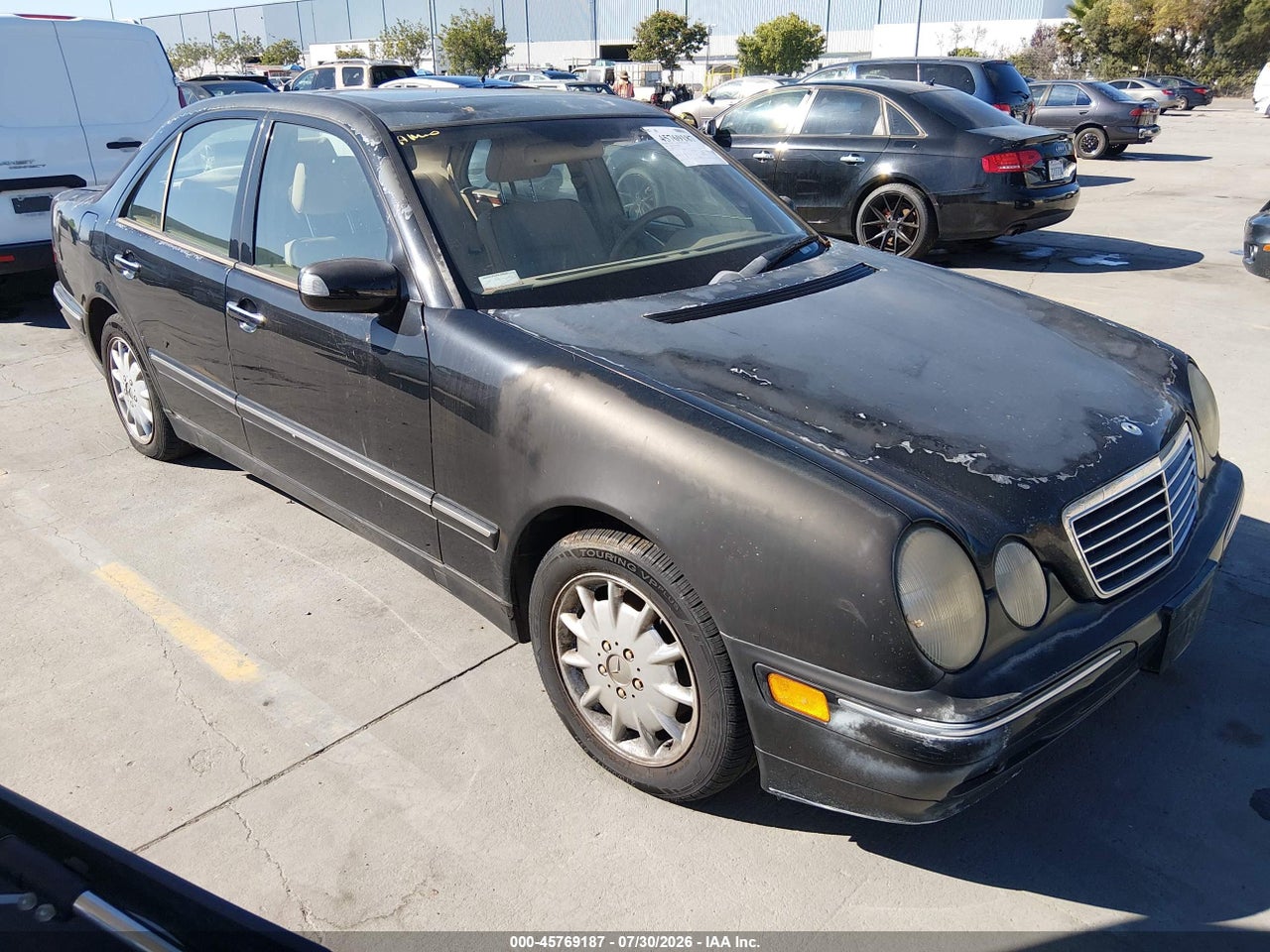 WDBJF65J31X****** · 2001 MERCEDES-BENZ E 320