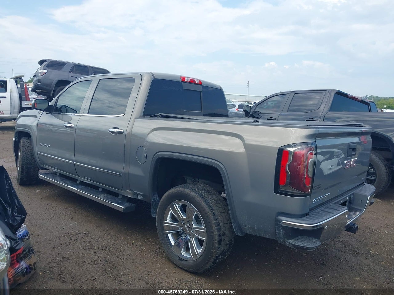 2017 GMC SIERRA 1500 SLT · 3/11