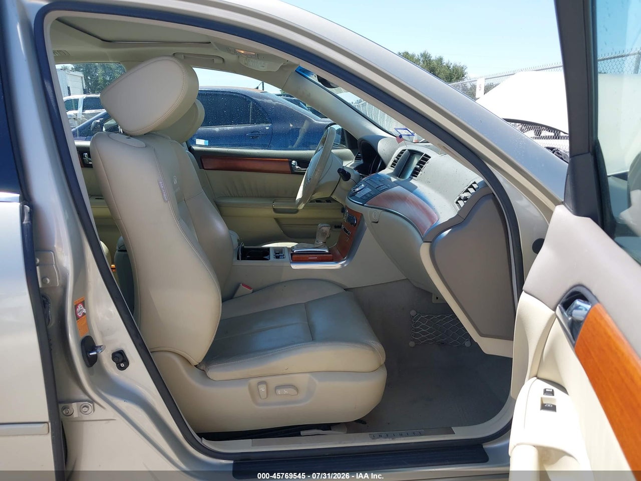2006 INFINITI M35   · 5/11