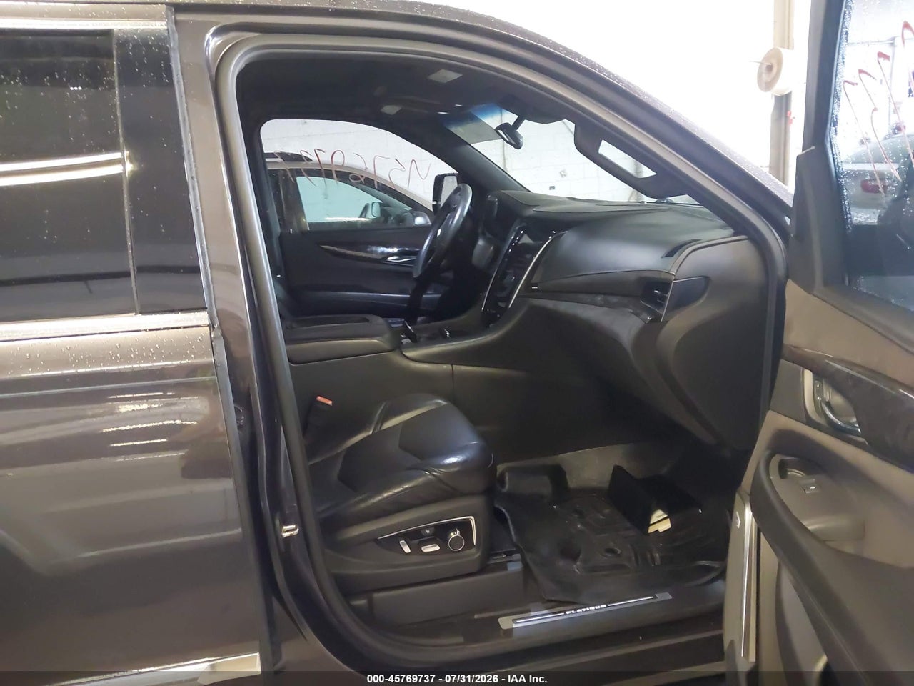 2016 CADILLAC ESCALADE PLATINUM · 5/11
