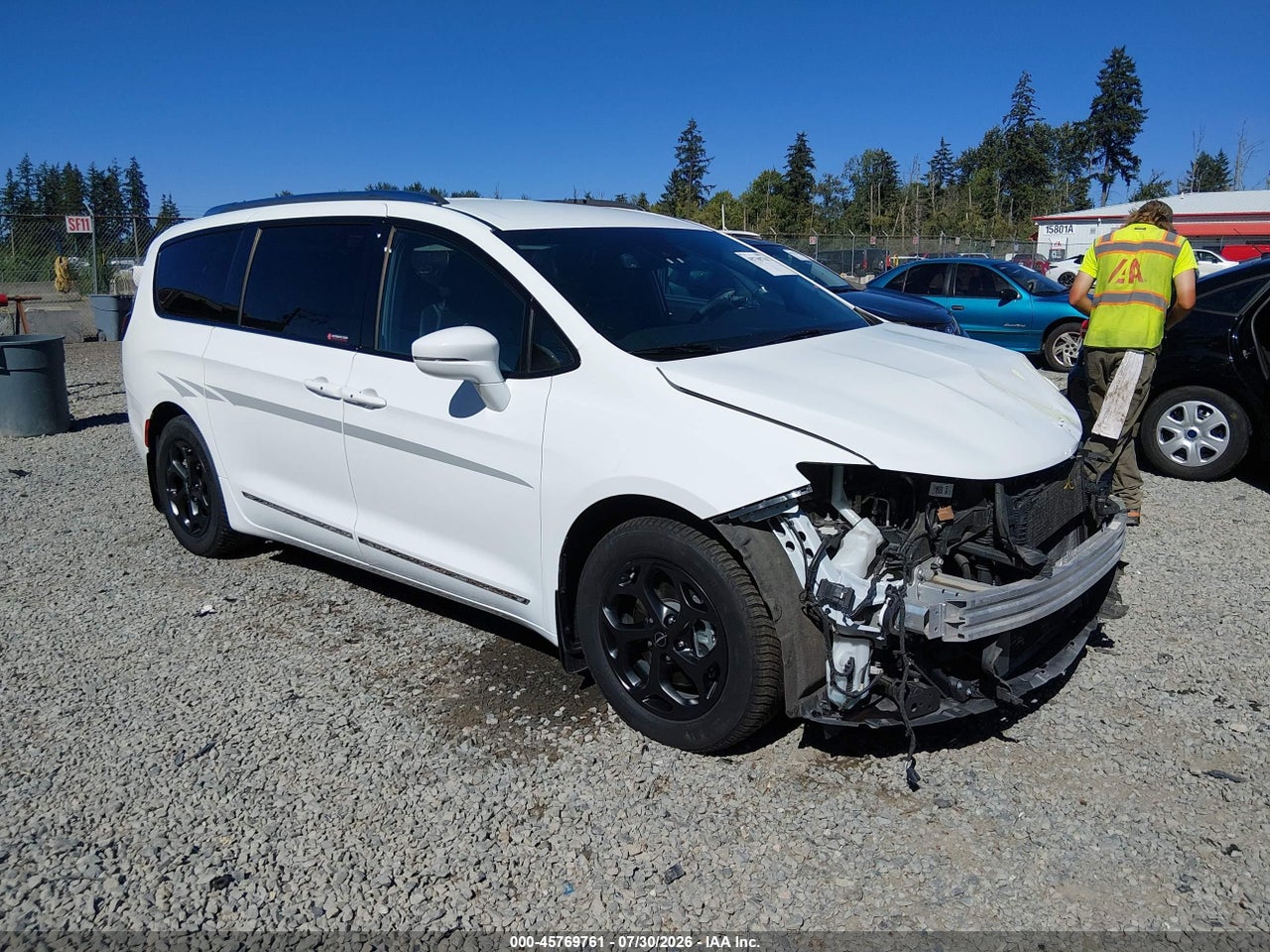 2C4RC1L7XNR****** · 2022 CHRYSLER PACIFICA HYBRID TOURING L