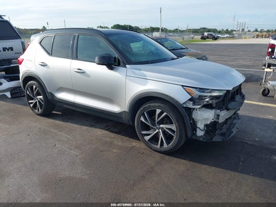 2019 VOLVO XC40 T5 R-DESIGN