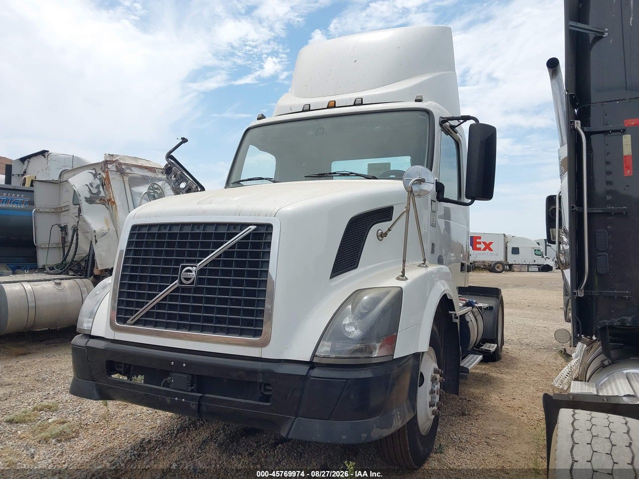 2013 VOLVO VN VNL · 2/4
