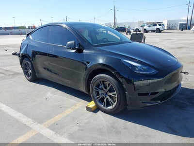 7SAYGDED7SF****** · 2025 TESLA MODEL Y LONG RANGE DUAL MOTOR REAR-WHEEL DRIVE