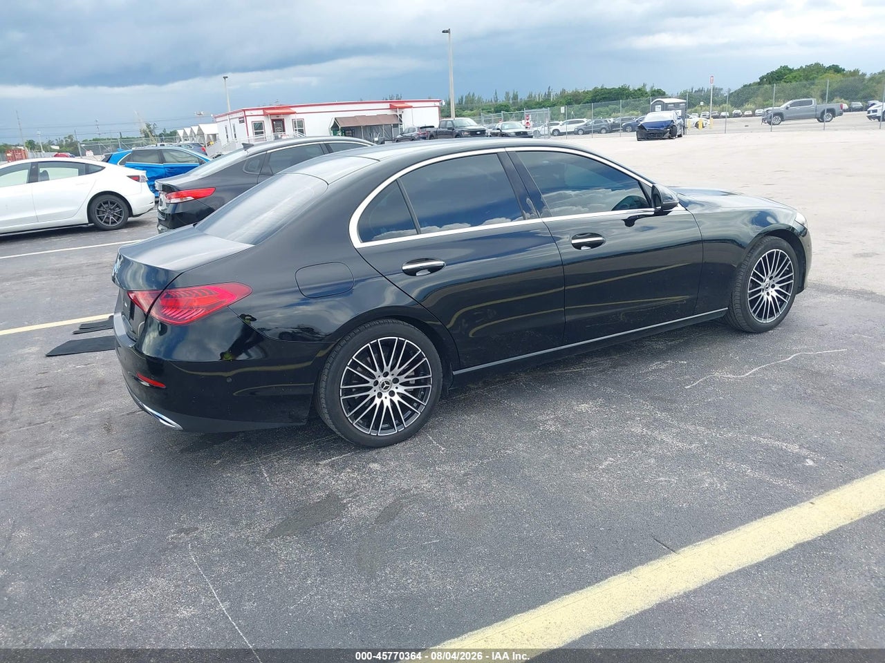 2024 MERCEDES-BENZ C 300   · 4/11