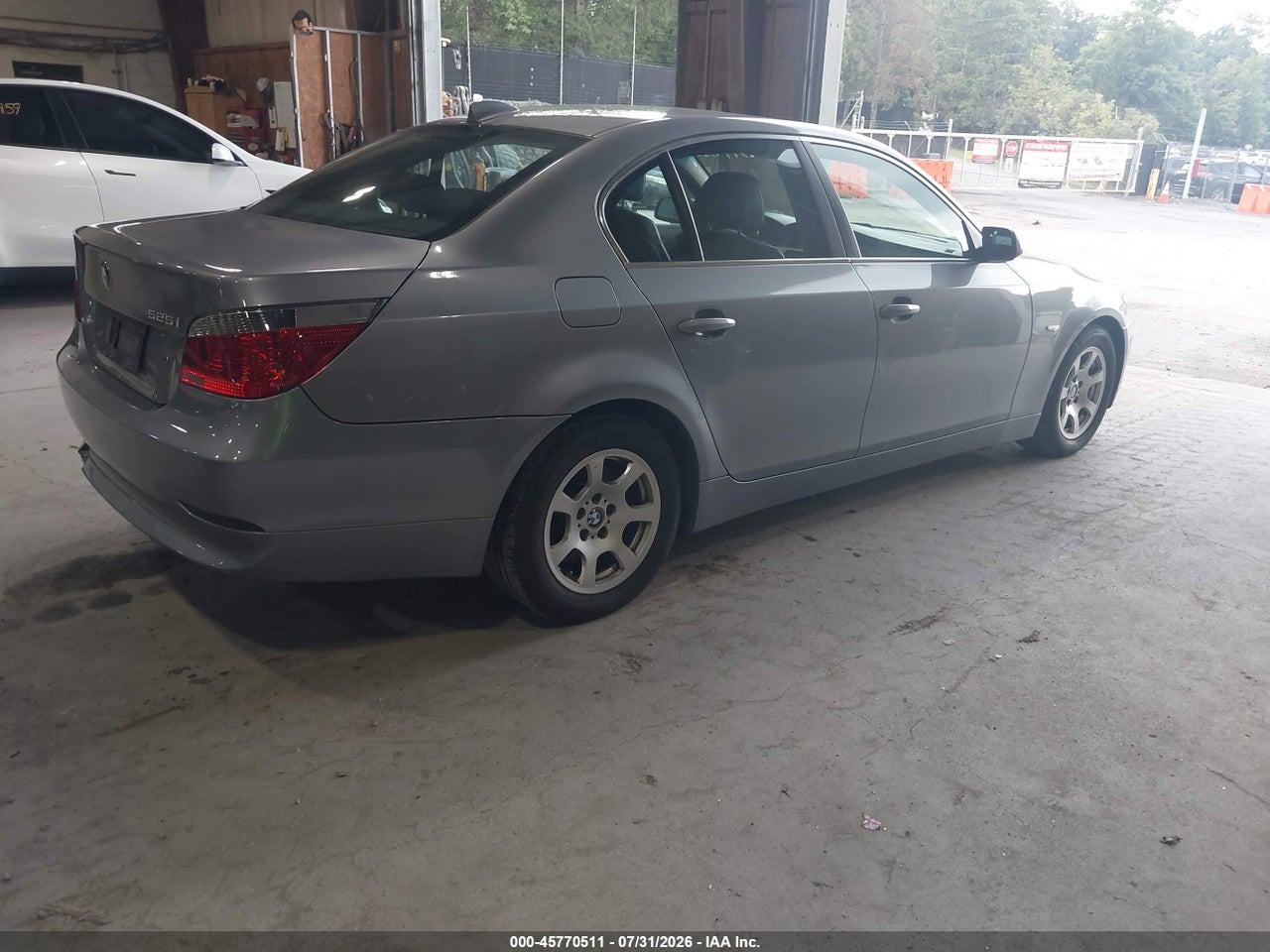 2004 BMW 525I · 4/11