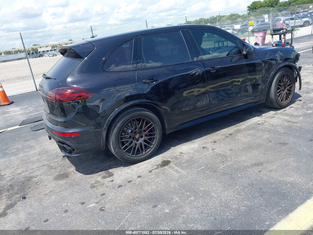 2016 PORSCHE CAYENNE GTS · 4/11