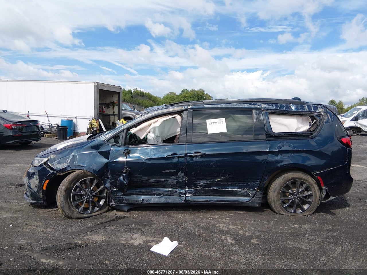 2C4RC1FG0MR****** · 2021 CHRYSLER PACIFICA TOURING · 6/11