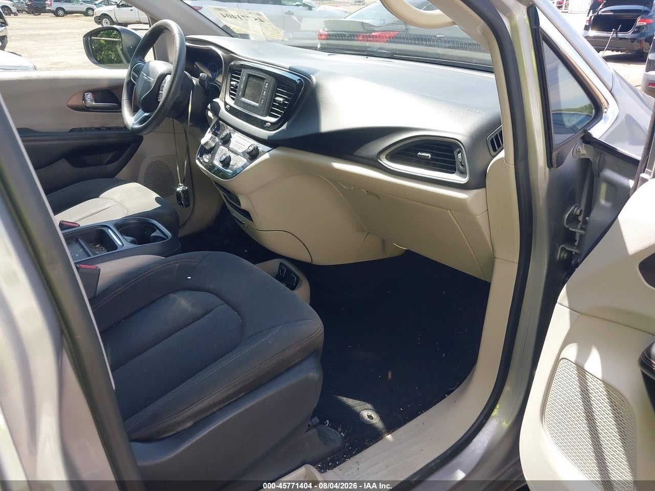 2C4RC1BG0HR****** · 2017 CHRYSLER PACIFICA TOURING PLUS · 5/11