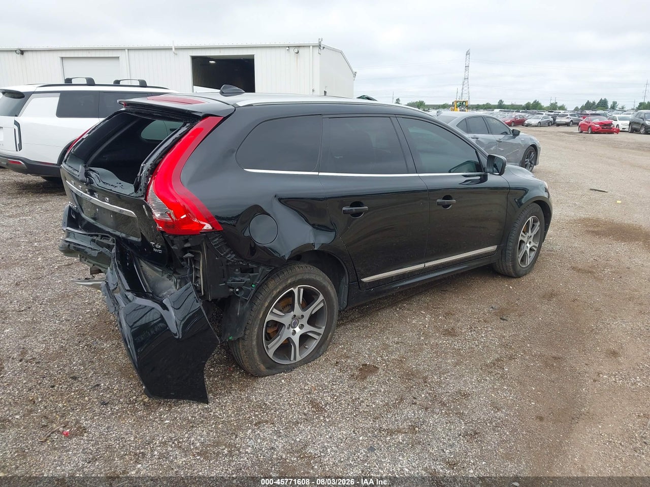 2015 VOLVO XC60 T6 · 4/11