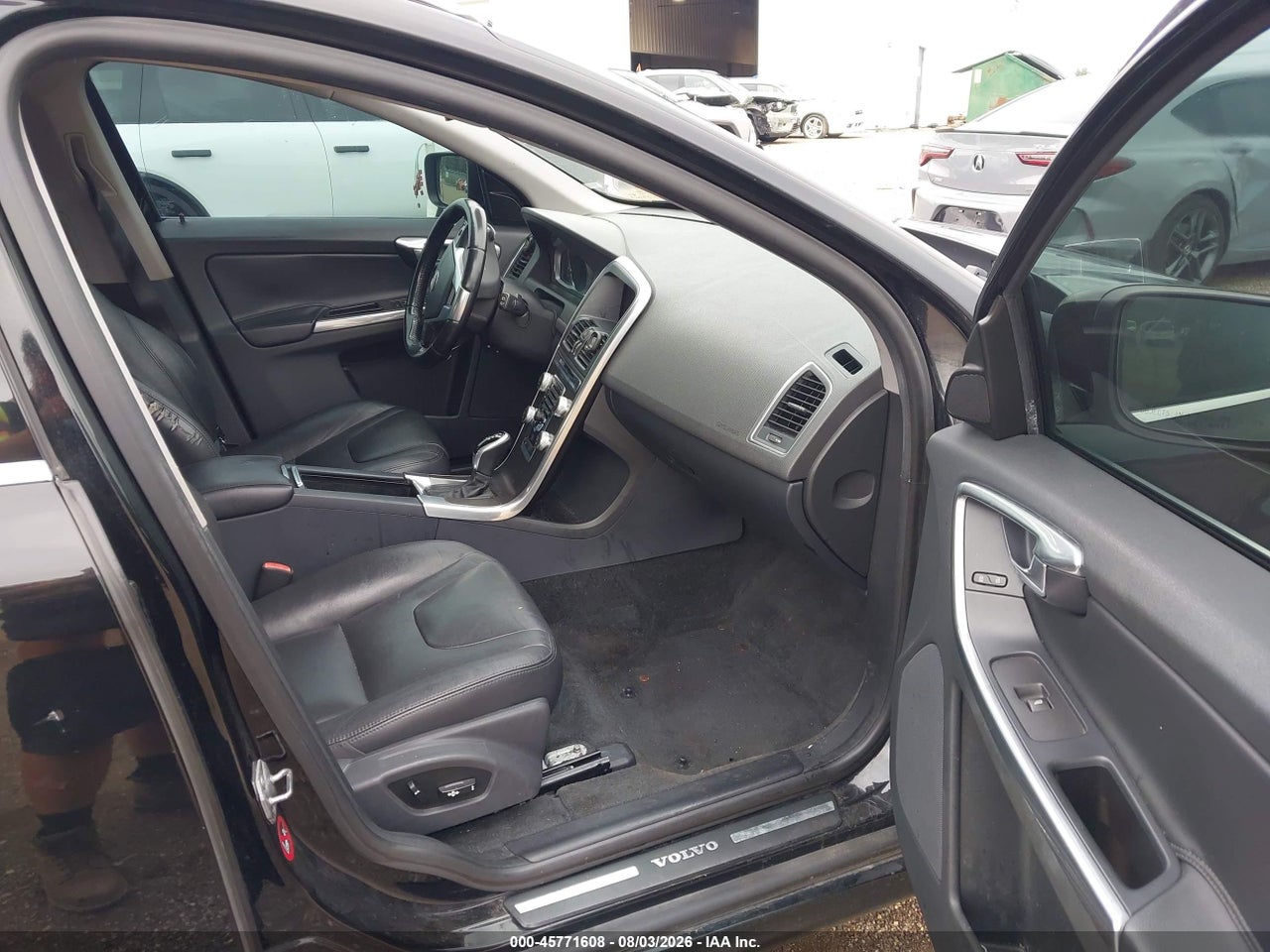 2015 VOLVO XC60 T6 · 5/11