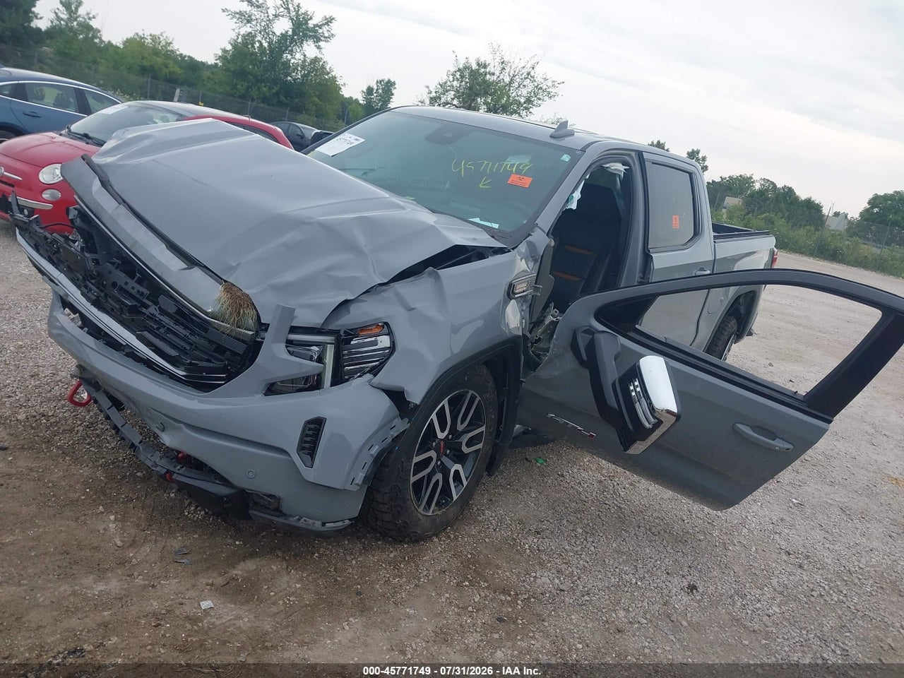 2024 GMC SIERRA 1500 4WD  SHORT BOX AT4 · 2/11