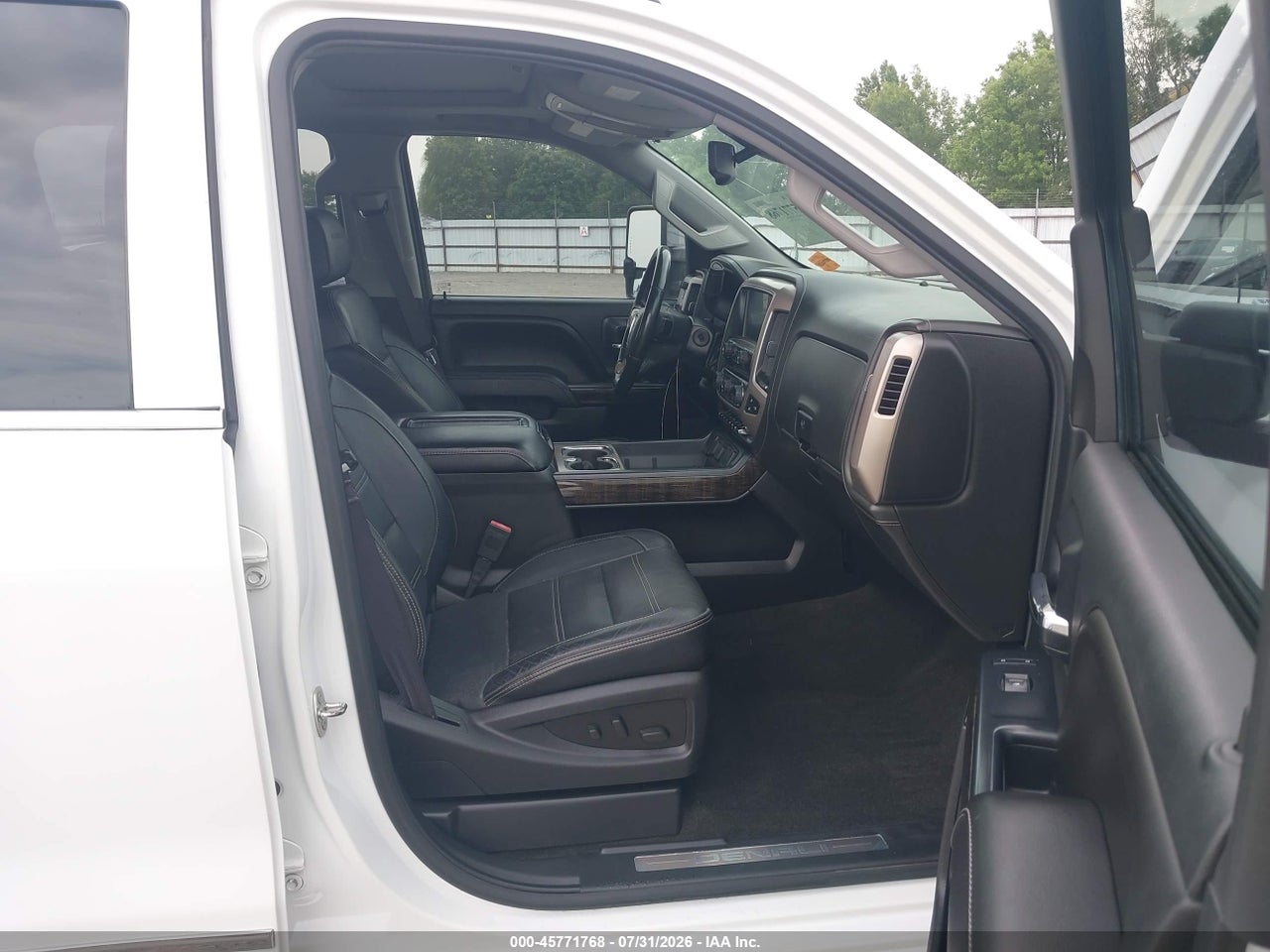 2015 GMC SIERRA 2500HD AVAILABLE WIFI DENALI · 5/11