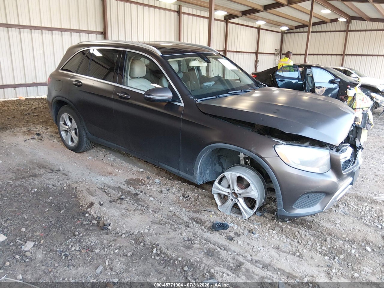 WDC0G4JB3GF****** · 2016 MERCEDES-BENZ GLC 300