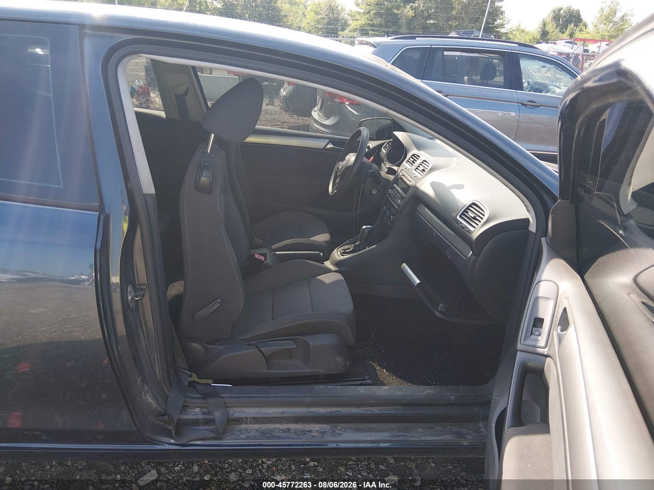 2012 VOLKSWAGEN GOLF   · 5/11