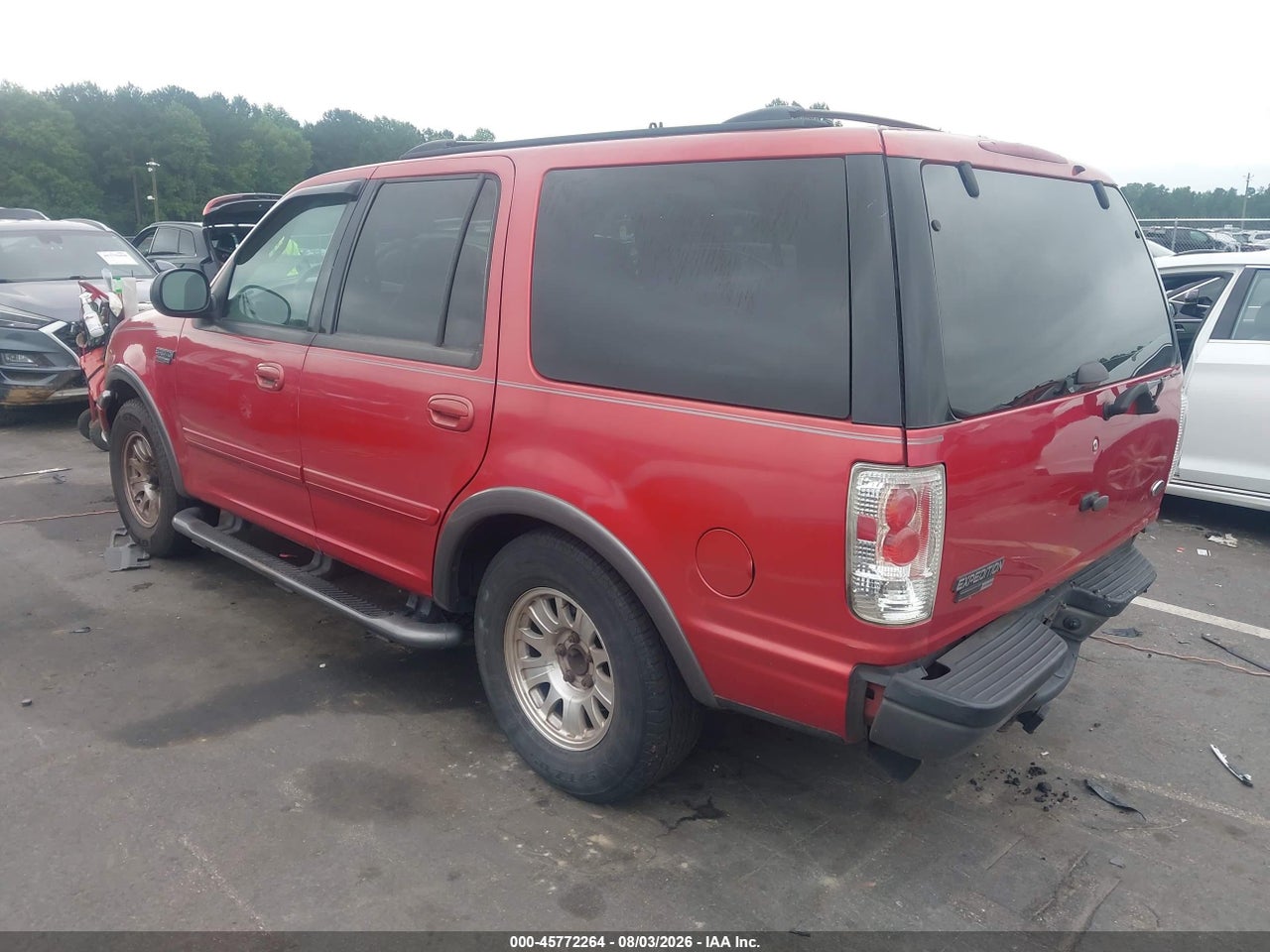 1FMRU15L2YL****** · 2000 FORD EXPEDITION XLT · 3/11