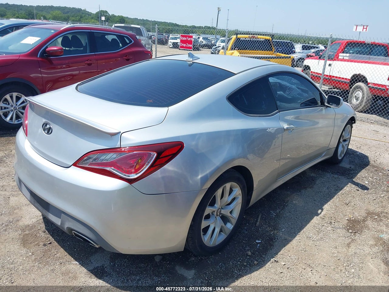 2013 HYUNDAI GENESIS 2.0T · 4/11