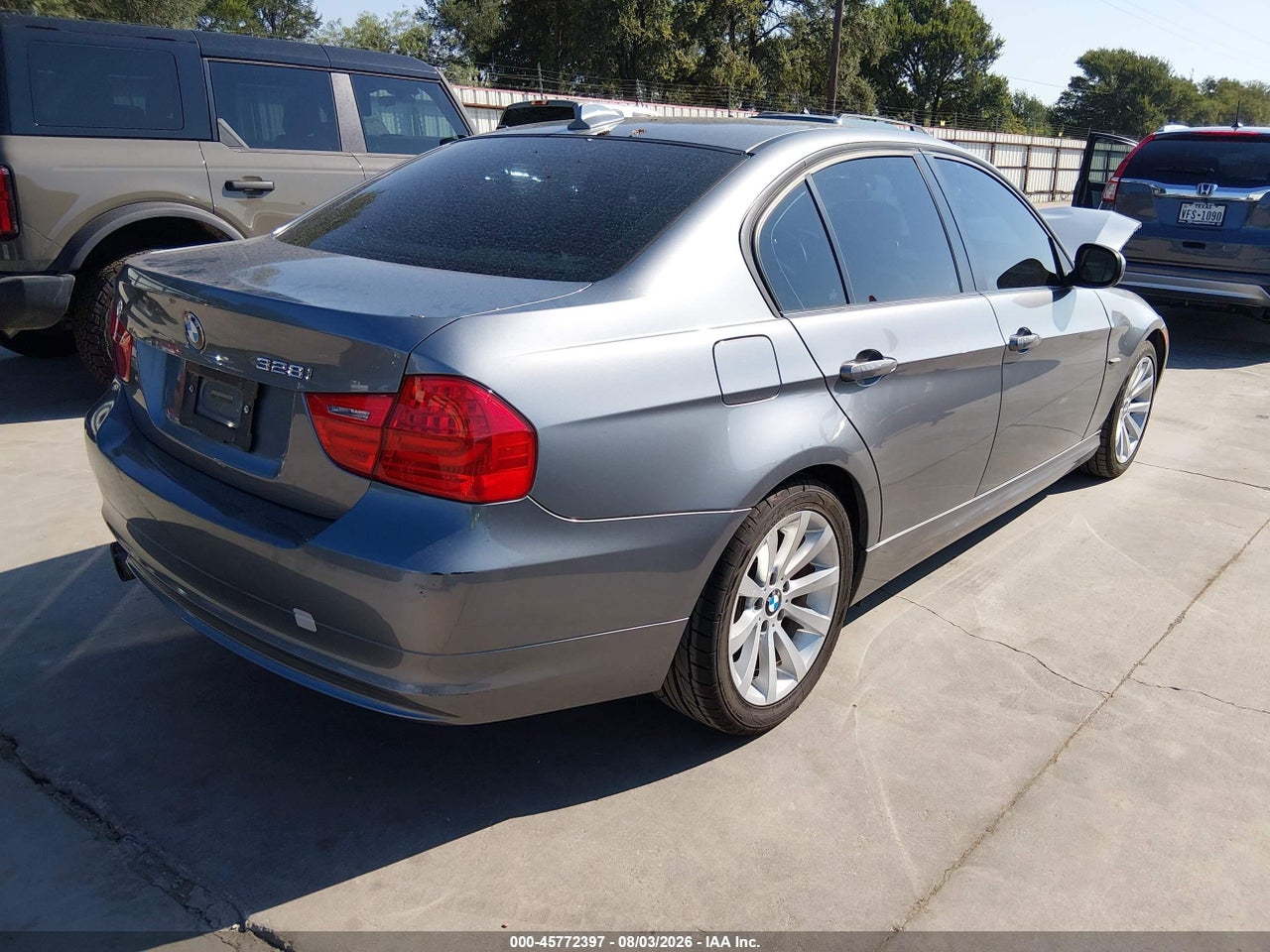 2011 BMW 328I · 4/11