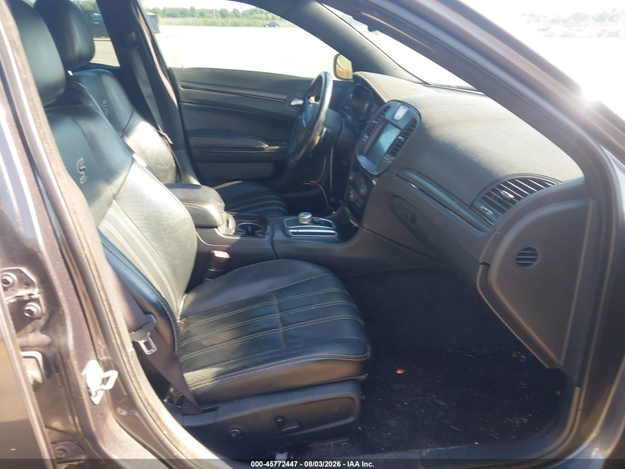 2016 CHRYSLER 300 300S · 5/11